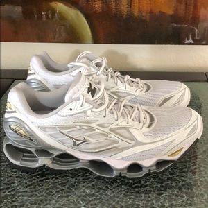 MIZUNO Women’s Wave Prophecy 6